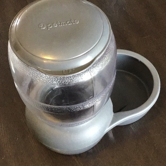 GUC Petmate Pet Food Dispenser - Picture 2 of 2